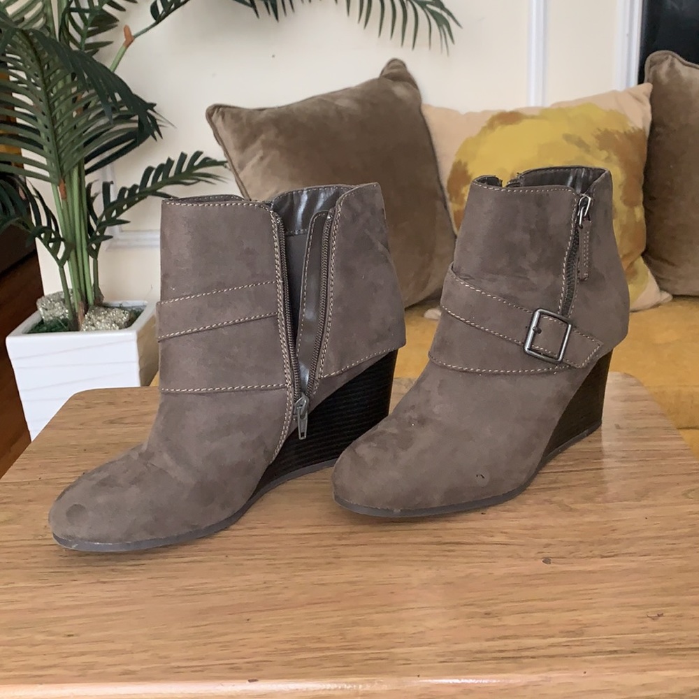 Arizona Gray Booties - Picture 2 of 5